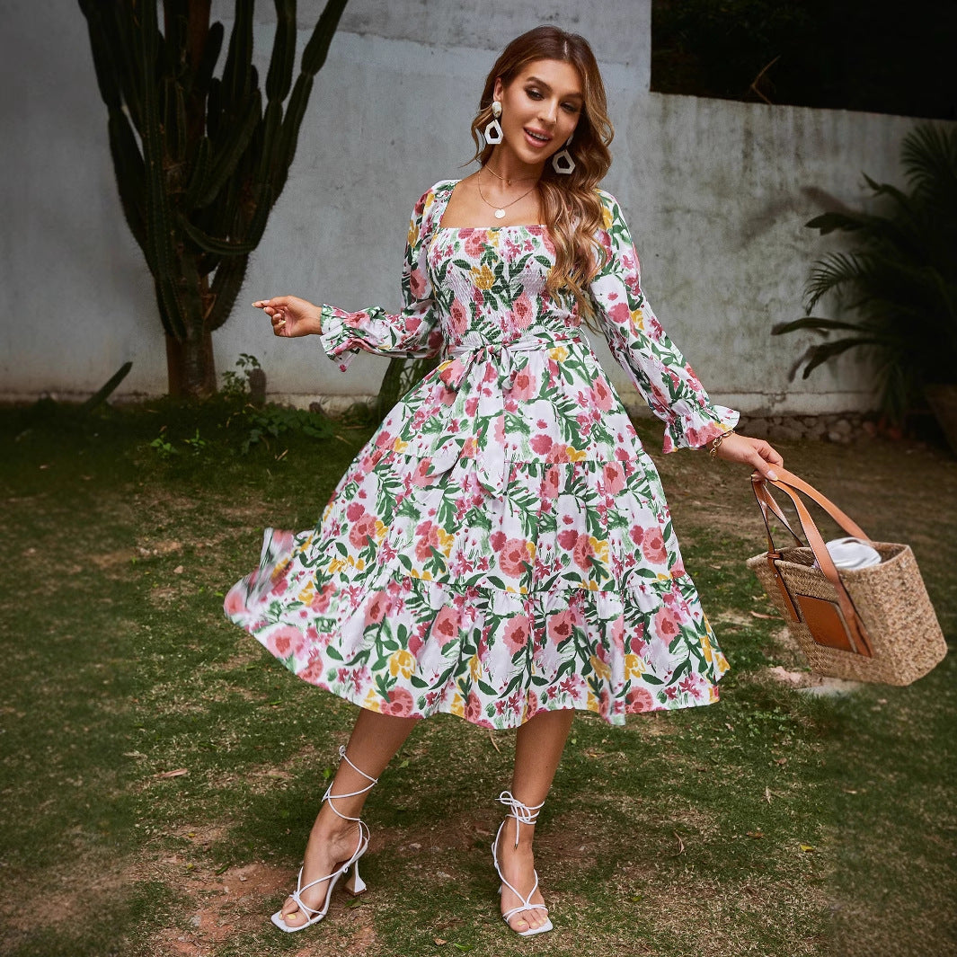 Mid-length dress for women with floral pattern and flattering cut Lune London