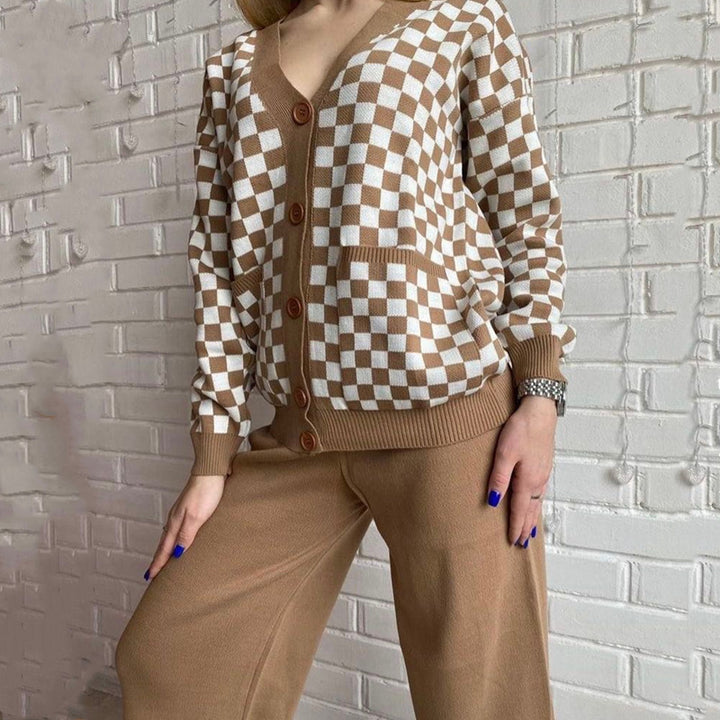 Fashion knit set for women with a graphic check pattern and a comfortable fit Lune London