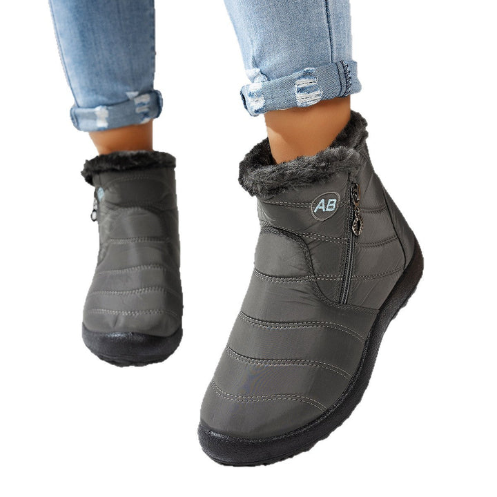 Lune London | Women's winter boots with practical zipper and cozy inner lining
