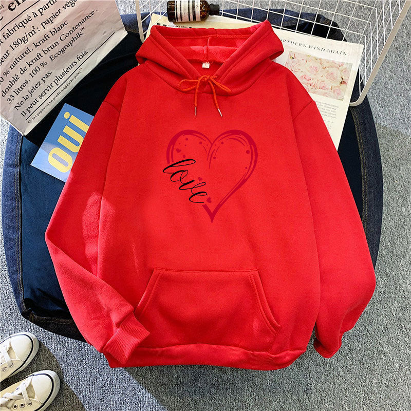 Women's hoodie with romantic heart design and high-quality fleece Chic & Stil