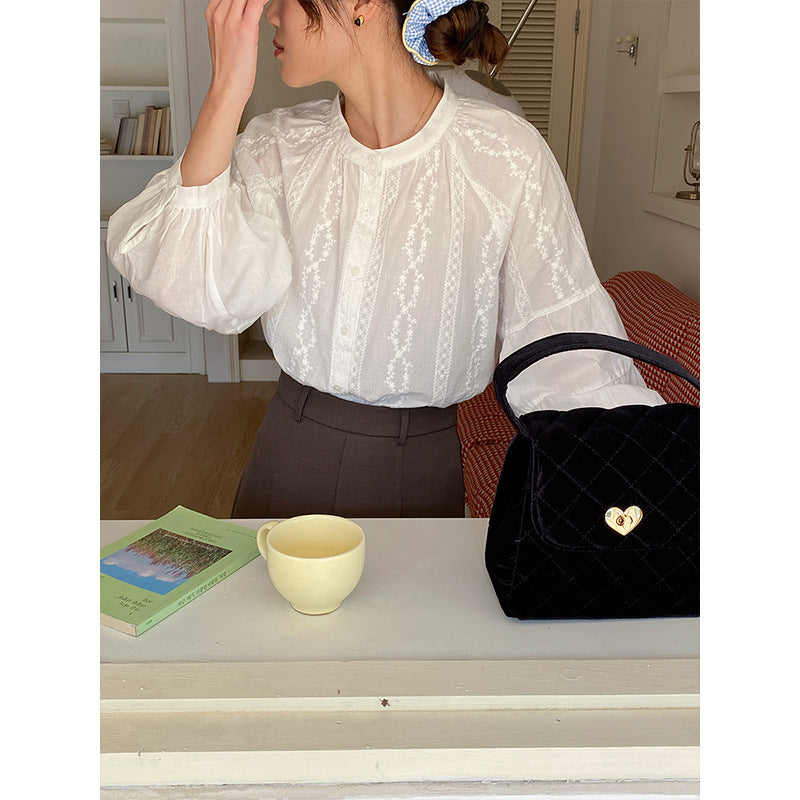 Ladies blouse with puff sleeves and fine embroidery design Chic & Stil