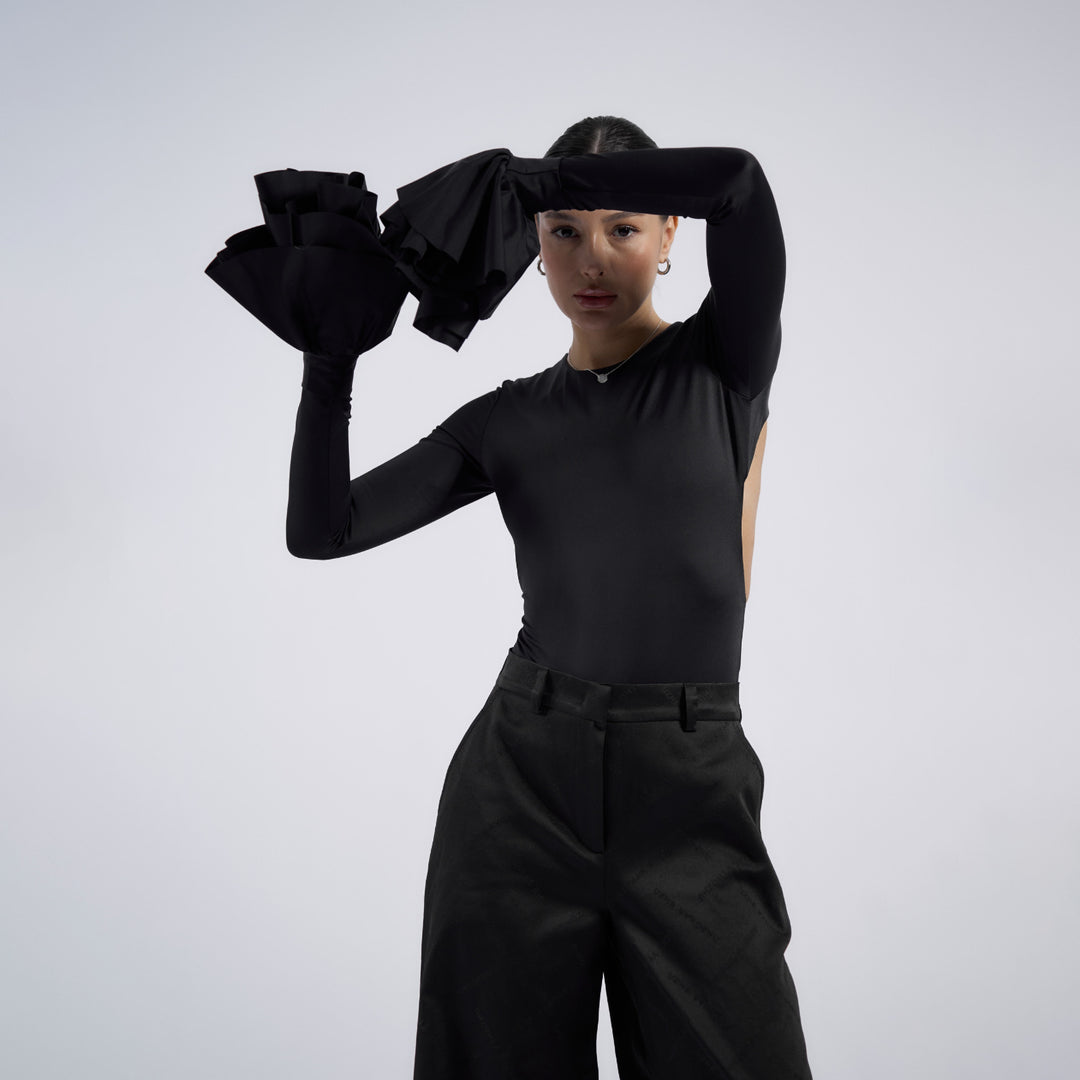 Long sleeve top for women with an open back and voluminous sleeves Lune London