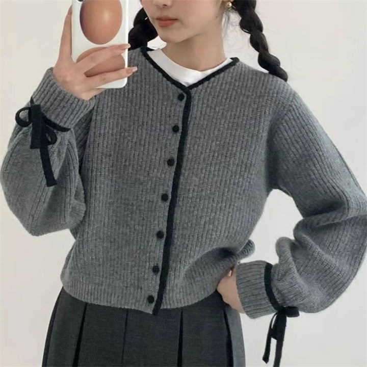Cardigan for women with contrasting finishes at the sleeves and button placket Lune London