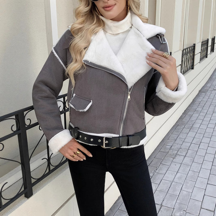 Trendy motorcycle jacket for women with faux leather details and a warm faux fur lining Lune London