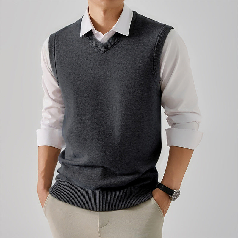 Stylish men's V-neck sweater vest Lune London