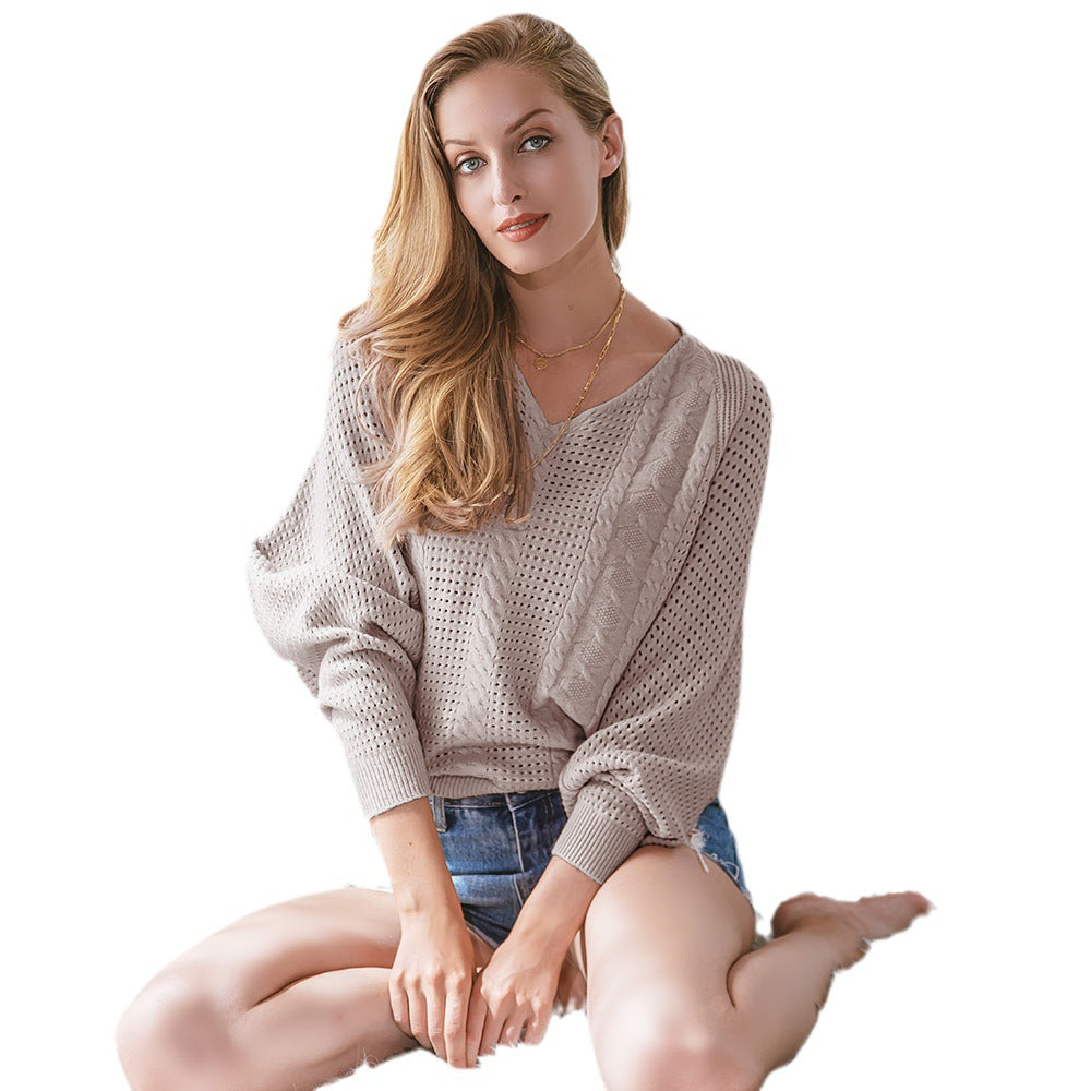 Casual knitted sweater for women with a deep V-neck and a textured design Lune London