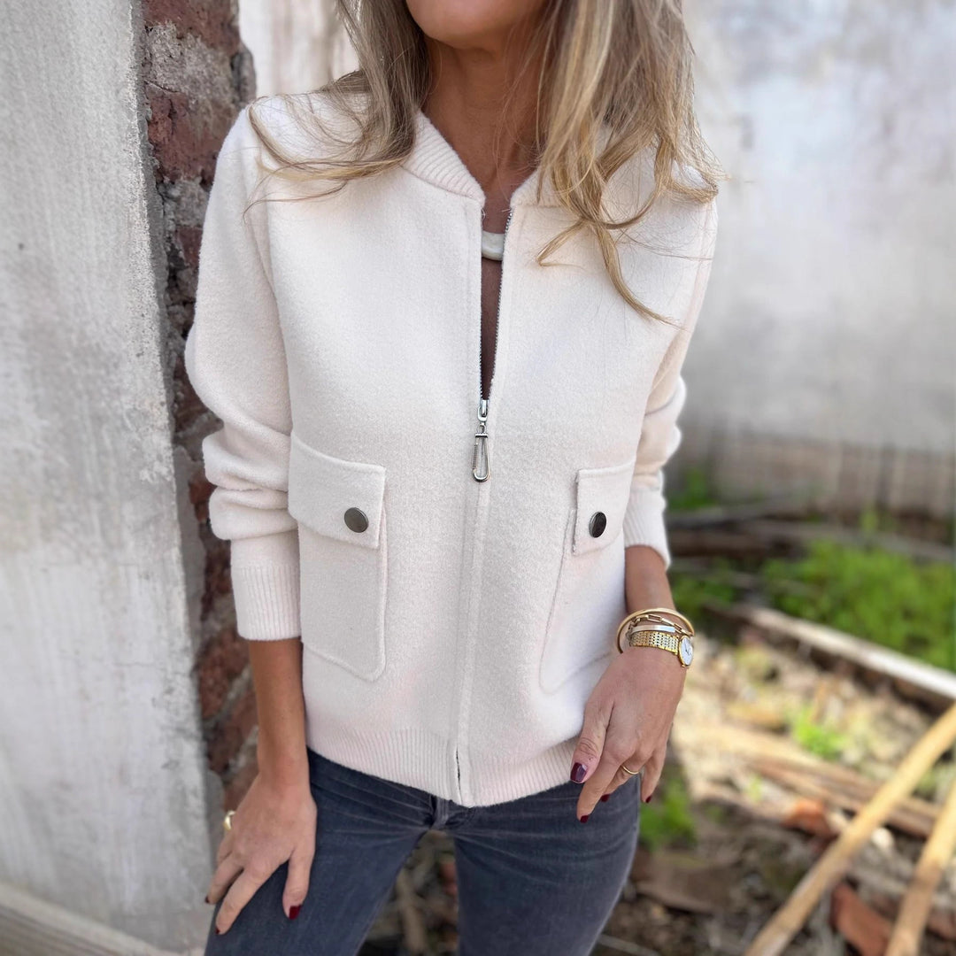 Fleece jacket for women with practical pockets and zipper Lune London