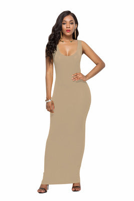 Women Elegant and Fitted Maxi Dress with a Deep Round Neck Lune London