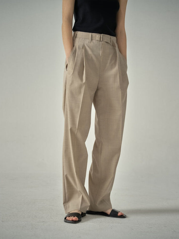 Pantalons en tissu élégants pour femmes avec taille haute et ceinture stylée Chic & Stil