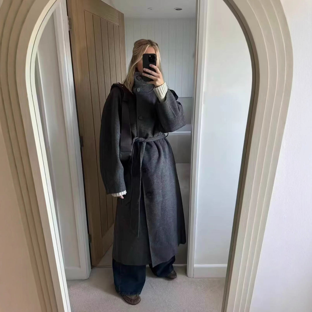 Manteau élégant pour femmes en mélange de laine de haute qualité avec ceinture et col montant Chic & Stil