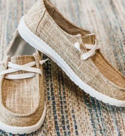 Casual slip-on sneakers for women with elastic details and non-slip sole Lune London