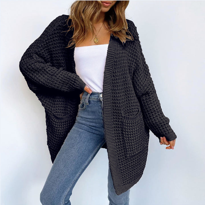 Thick knit jacket for women with a relaxed fit and practical pockets Lune London