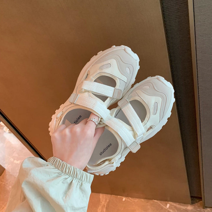 Women's Sporty Sneakers with Practical Velcro Closure and Shock-Absorbing Sole Lune London