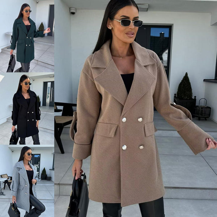 Elegant oversized women's blazer with double-breasted buttons and practical pockets Lune London