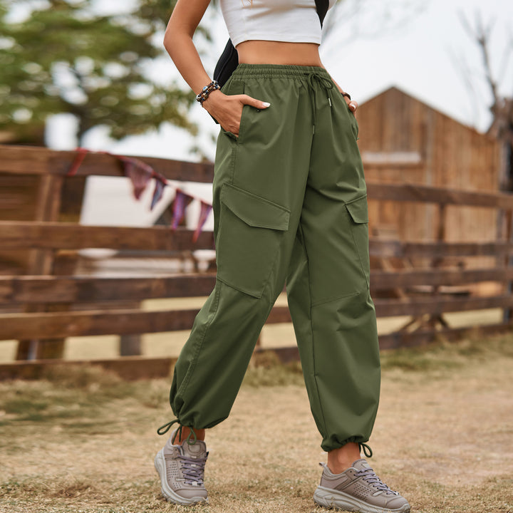 Women's cargo pants with practical pockets and elastic waistband Lune London