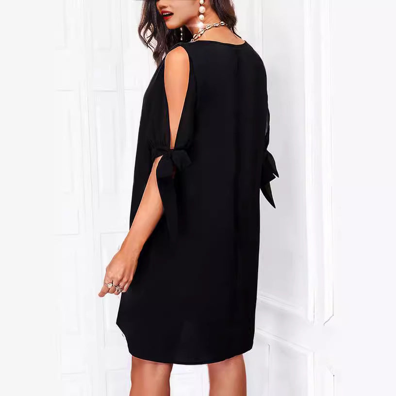 Elegant evening dress for ladies with V-neck Lune London