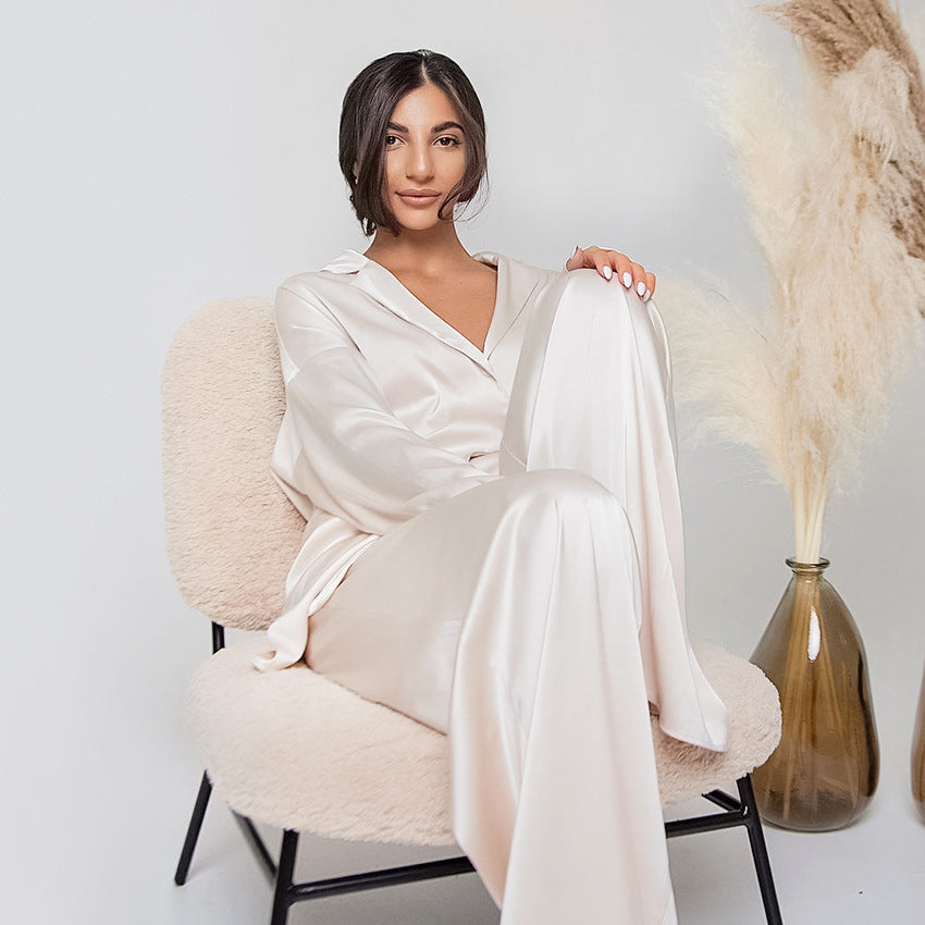 Ladies Luxurious Satin Suit Set with Loose Fit and Chic Fashion Details