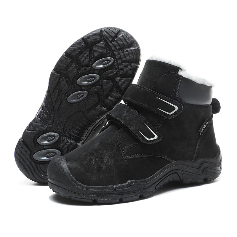 Insulated winter boots for women with practical Velcro closure Lune London