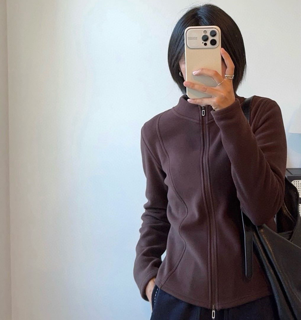 Veste en polaire pour femmes avec col montant innovant et coupe sportive Chic & Stil