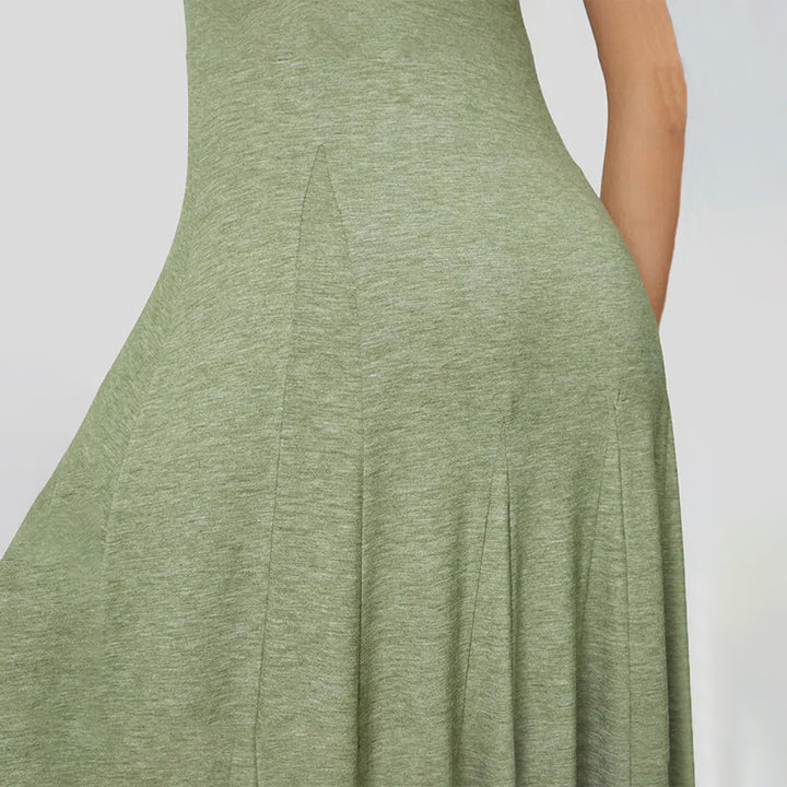 Robe maxi pour femmes avec coupe fluide et élégant col rond Chic & Stil