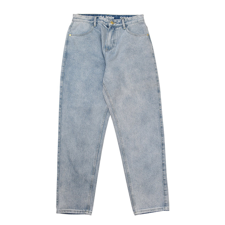 High-waisted women's jeans in vintage style with straight leg and practical pocket design Lune London