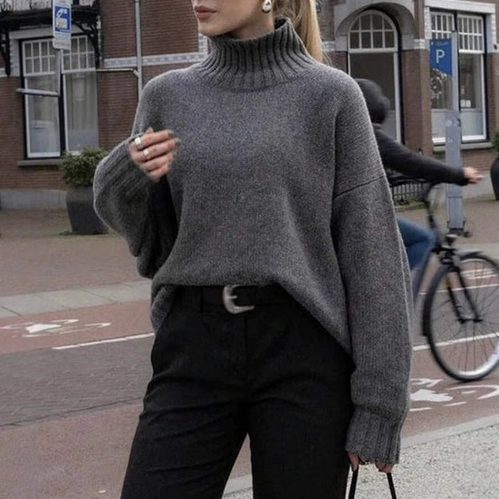 Trendy women's turtleneck sweater with a relaxed fit Lune London
