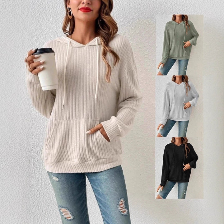 Casual hooded sweatshirt for women with fine ribbed knit and kangaroo pocket Lune London