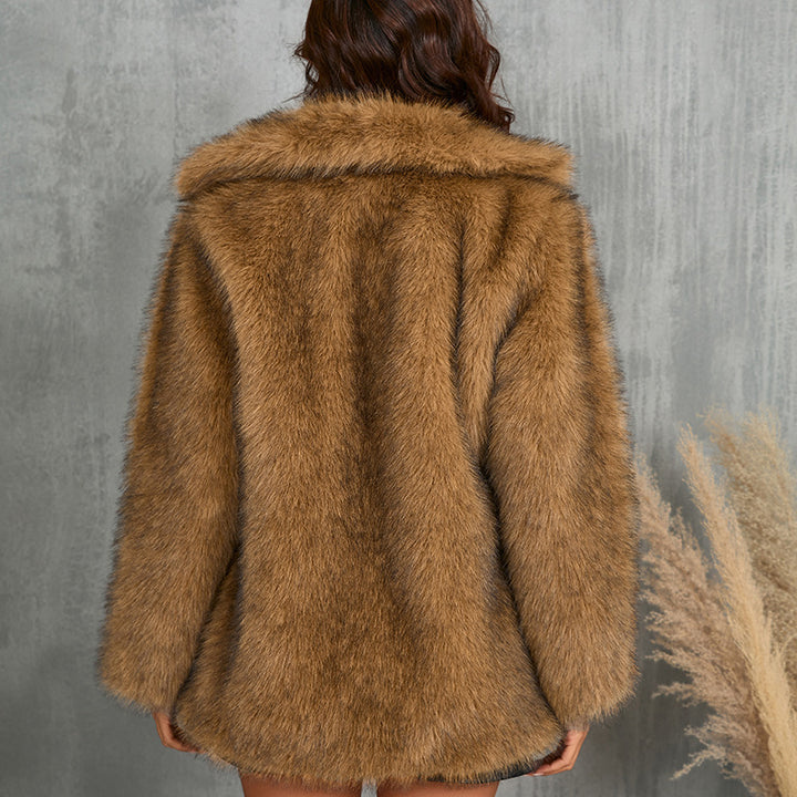 Ladies Luxurious Faux Fur Coat with Voluminous Collar Lune London
