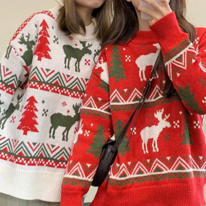 Chunky knit pullover for women with festive reindeer pattern and round neckline Lune London
