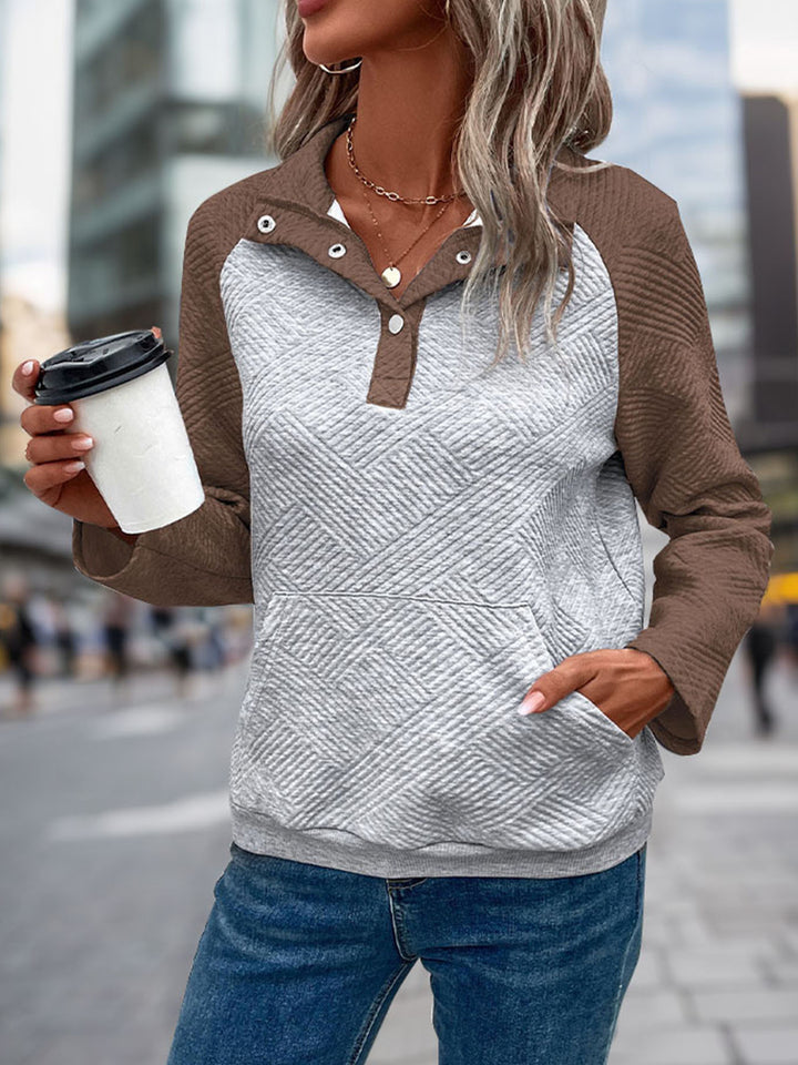 Trendy women's high collar sweater with textured surface Lune London