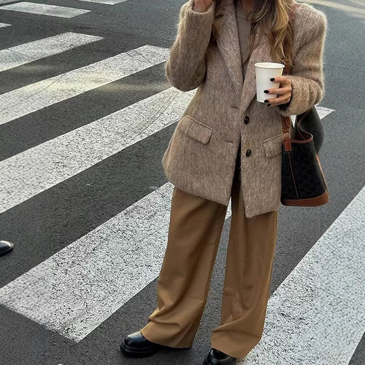 Elegant blazer jacket for ladies made of high-quality fabric with a fine pattern Lune London