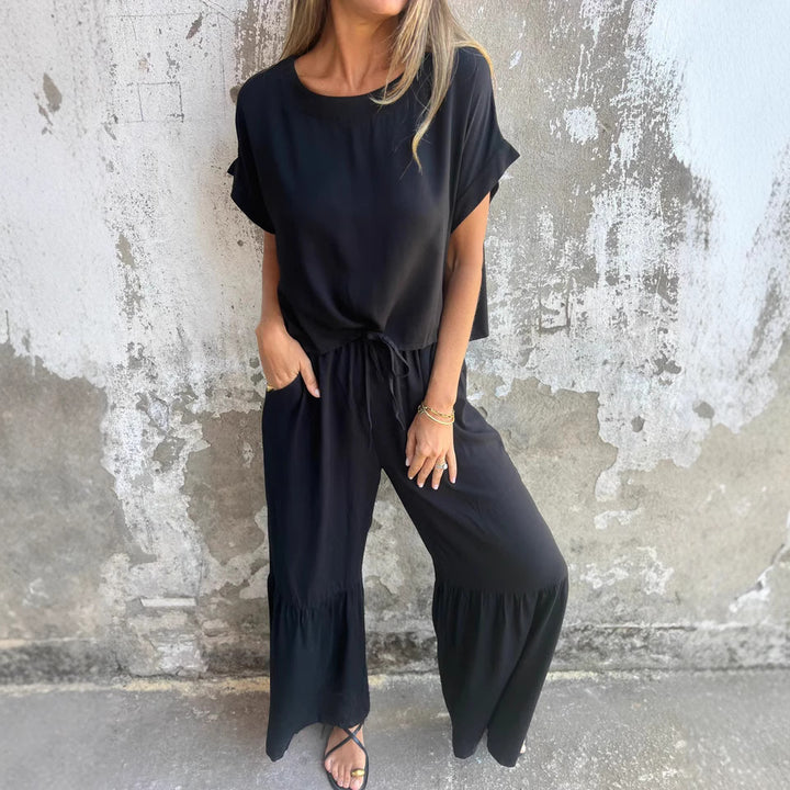 Two-piece lounge set for women in relaxed fit Lune London