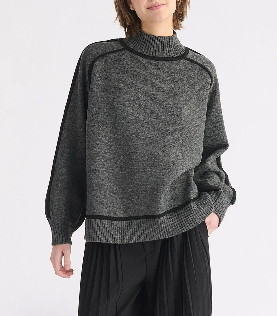 Women’s sweater with high collar and textured structure Lune London