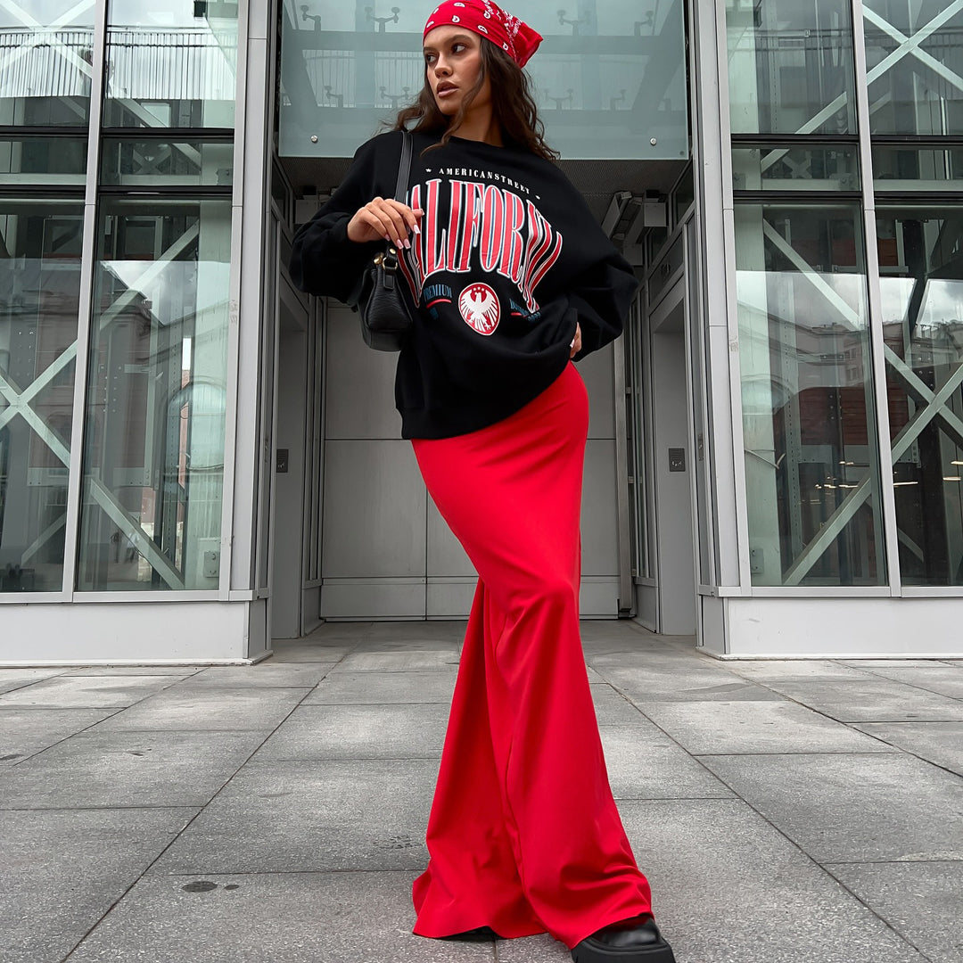 Elegant maxi skirt for women with high slit and flowy cut Lune London