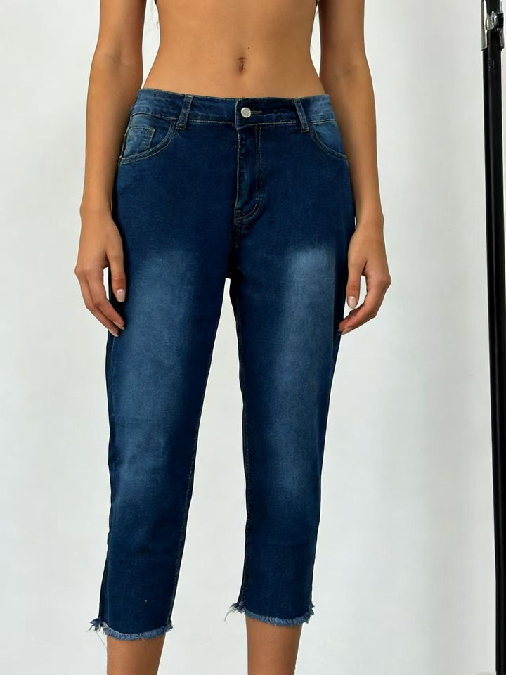 Women’s casual high-waist jeans with frayed hem and trendy cut Lune London