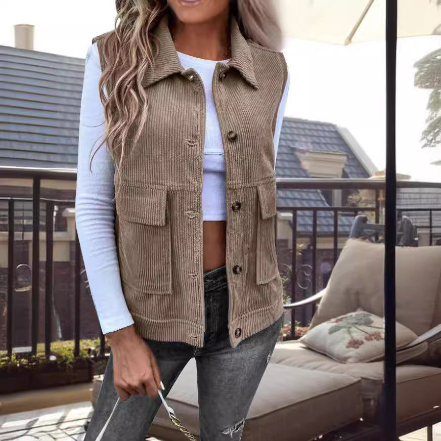 Casual women's cardigan with practical pockets and textured corduroy material Lune London