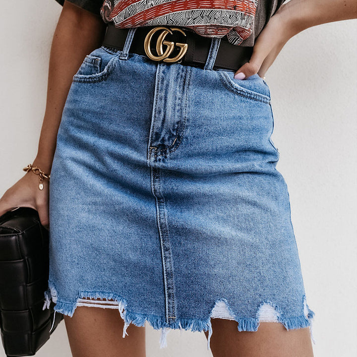 Jupes en jean mini pour femmes dans un style vintage avec ourlet effiloché Chic & Stil