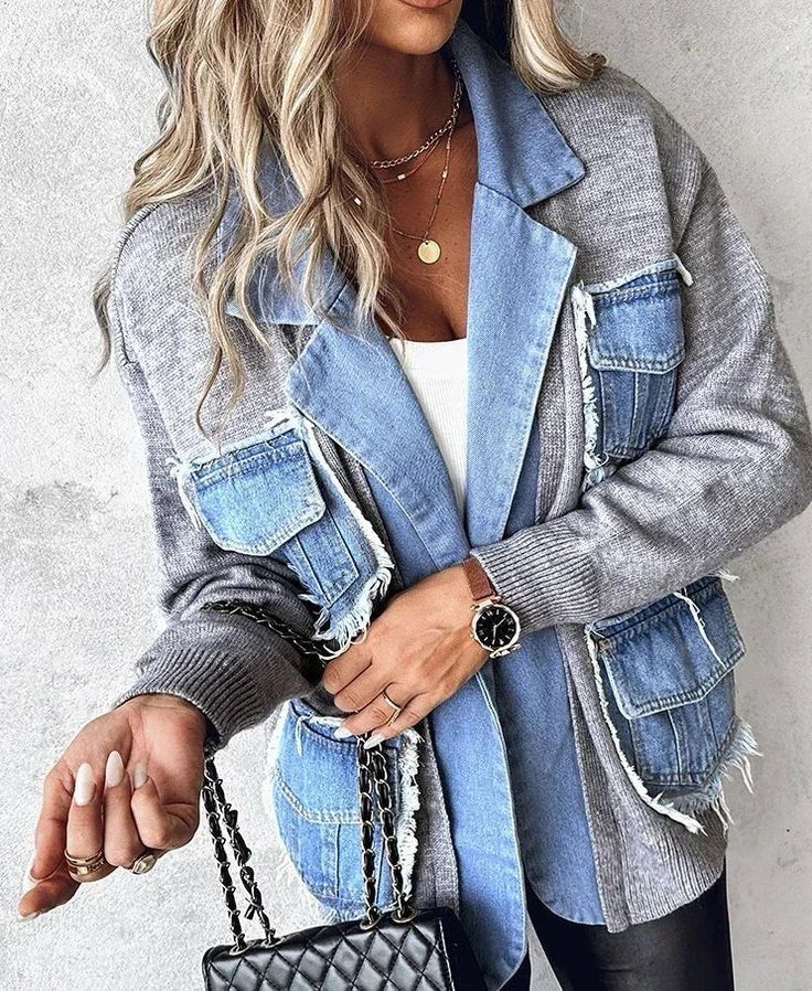 Dame cardigan de loisirs avec deux poches poitrine appliquées et un denim soigné Chic & Stil