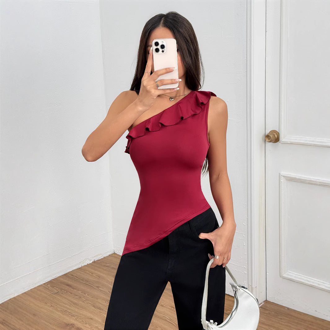 Asymmetrical top for women with ruffle details Chic & Stil