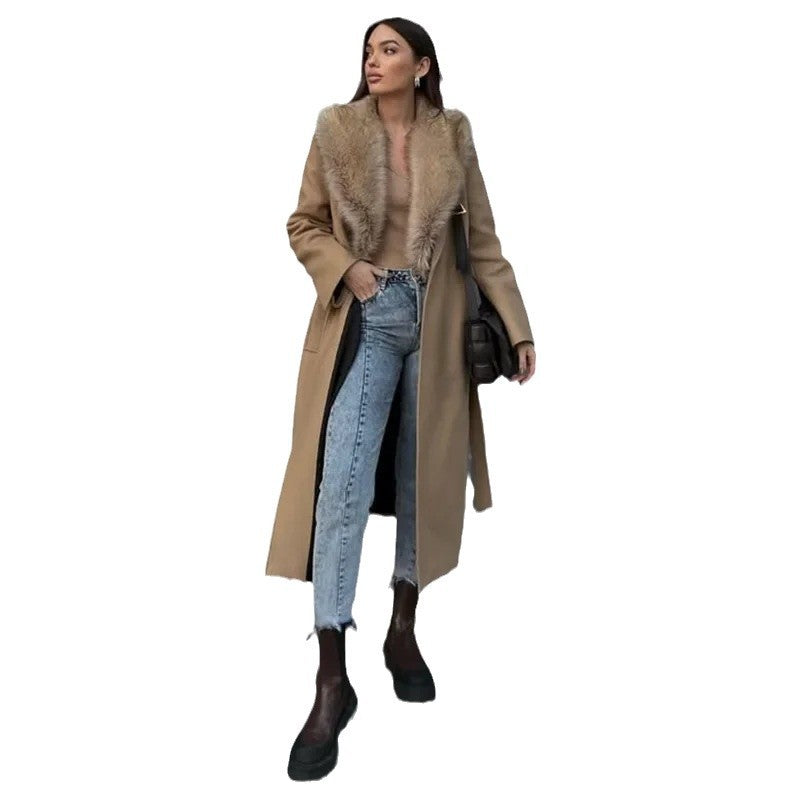 Ladies Elegant Coat with Luxurious Fur Collar Lune London