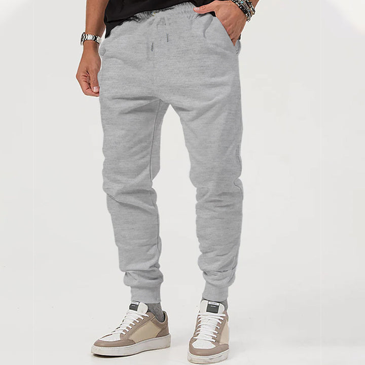 Men's sporty leisure pants with elastic waistband and practical side pockets Lune London