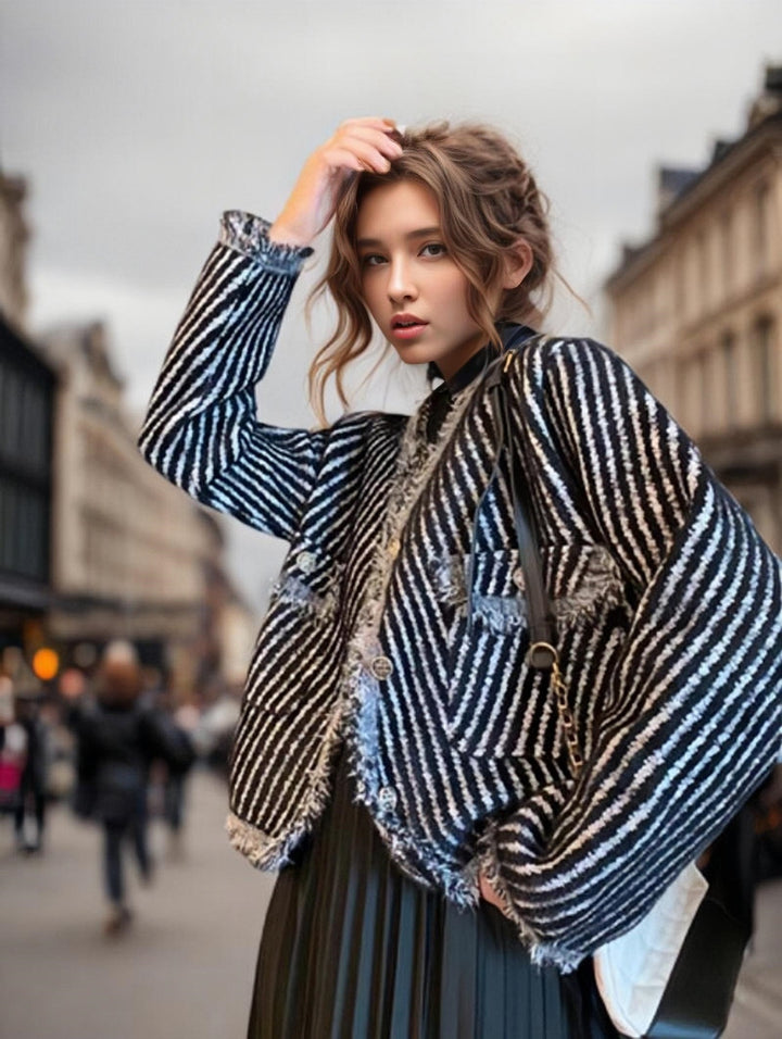 Cardigan for women with decorative buttons and a soft textile Lune London