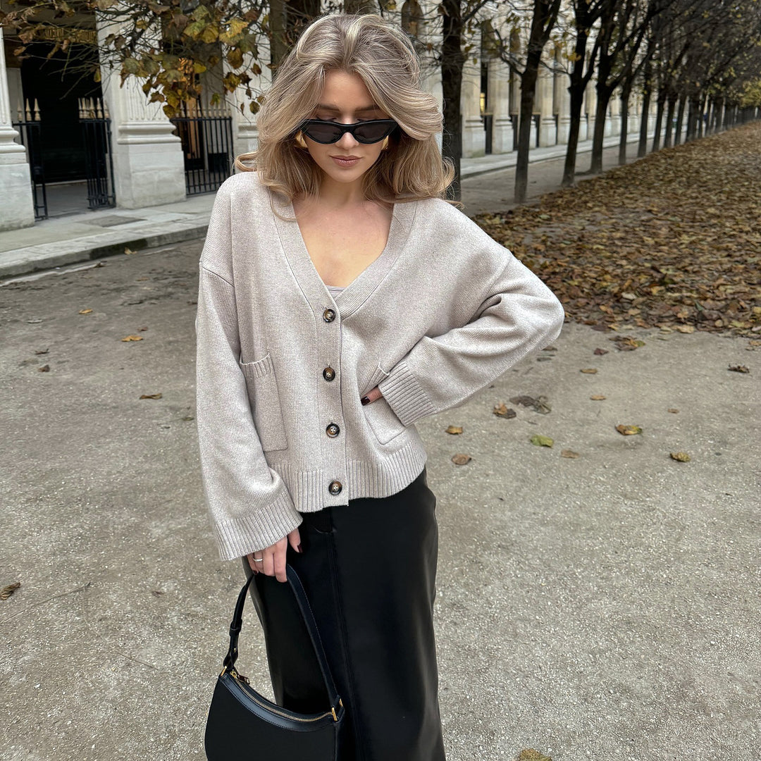 Women casual cardigan with V-neck and button details Lune London