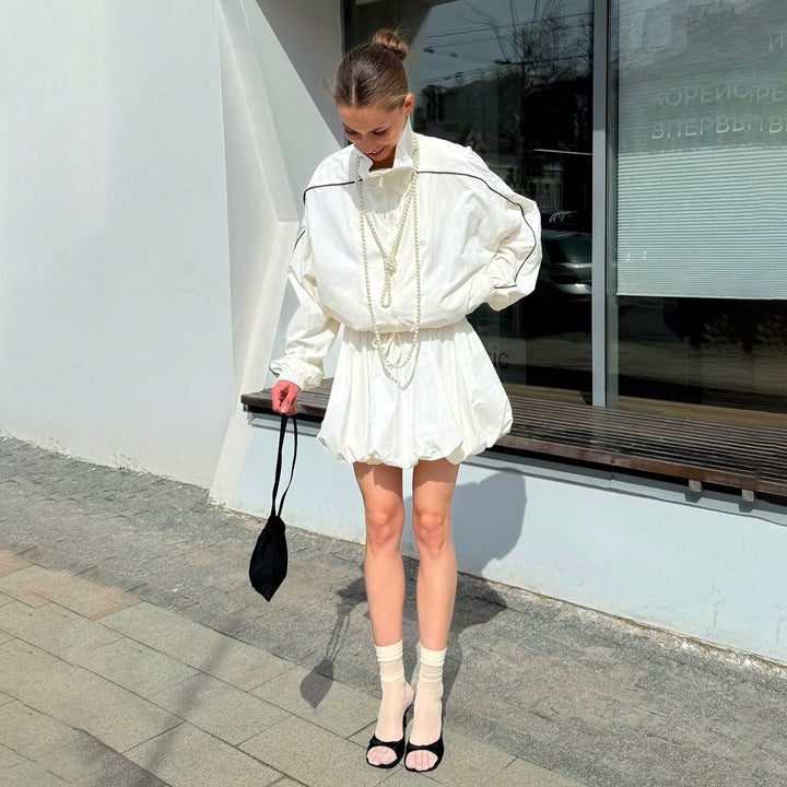 Elegant transitional jacket for women with elastic collar and playful cut Lune London