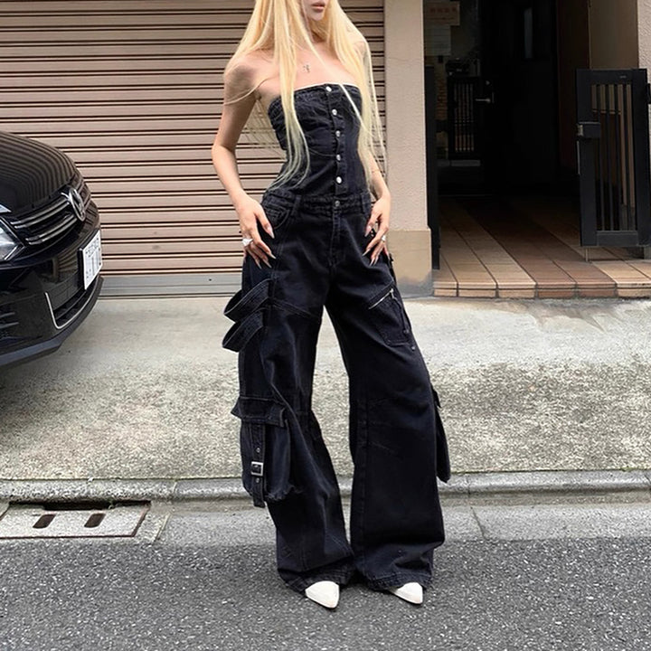 Women's cargo jumpsuit with a fitted silhouette and trendy pockets Lune London