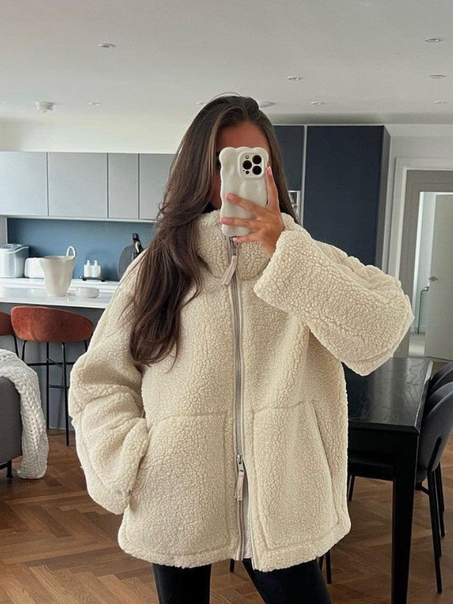 Comfortable fleece jacket for women with a high collar and practical pockets Lune London