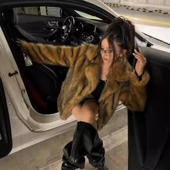 Ladies trendy faux fur jacket with animal print Lune London