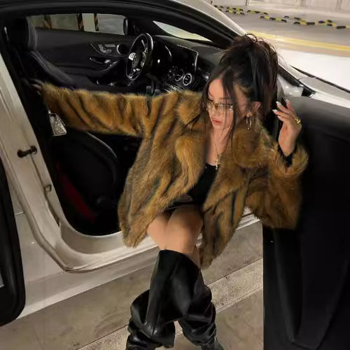 Ladies trendy faux fur jacket with animal print Lune London