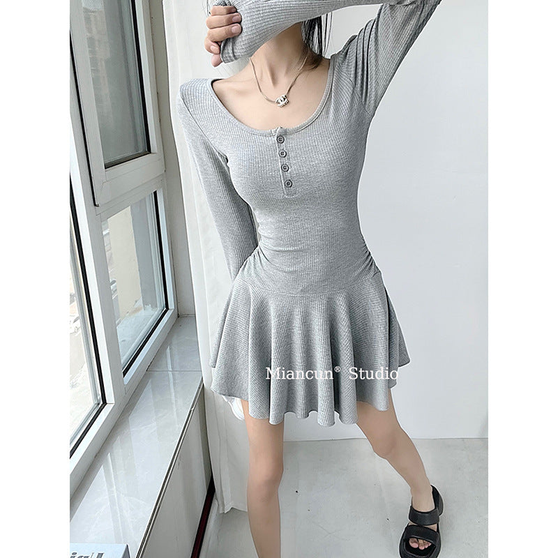 Women's Long Sleeve Dress with Flowing Skirt Chic & Stil