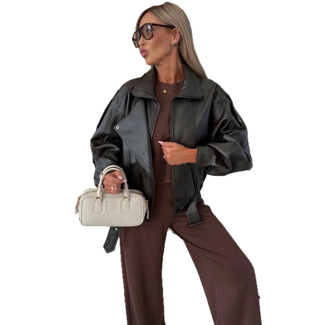 Veste de biker tendance pour femmes en simili cuir avec des manches bouffantes décontractées Chic & Stil
